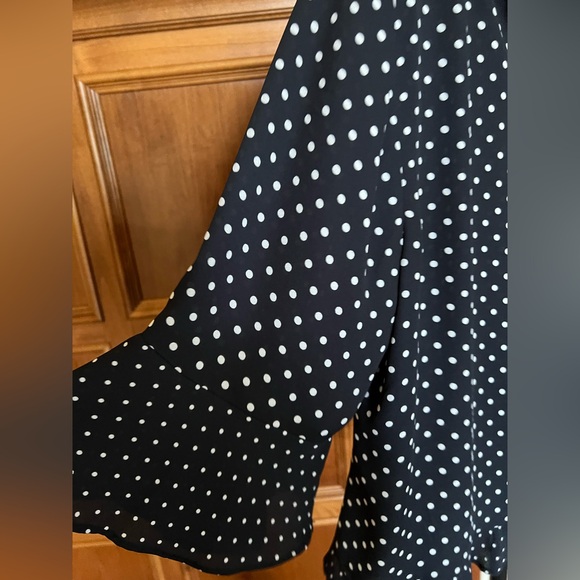 Talbots Blouse with Bell Sleeves Polka Dot Black and White Size XLP - Picture 15 of 16